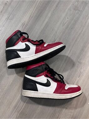 Nike Red White Black Retro High-Top Sneakers